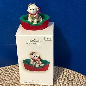 2007 HALLMARK KEEPSAKE Puppy Love Christmas Ornament BULLDOG #17 in Series
